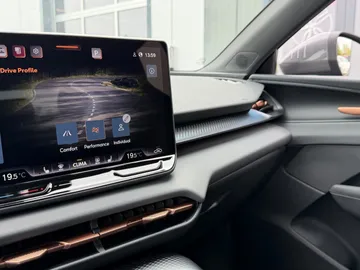 Car image 36