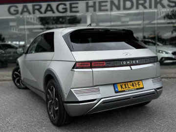 Car image 37