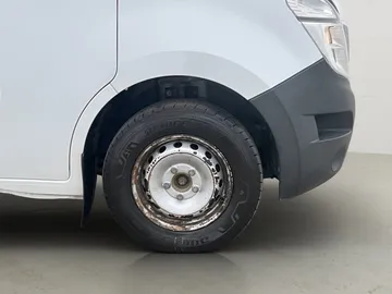 Car image 31