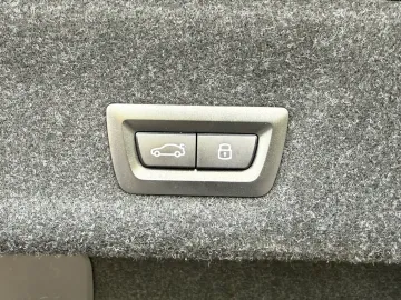 Car image 35