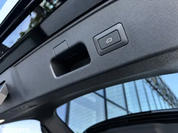 Car image 34