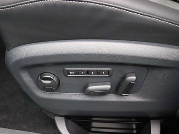 Car image 38