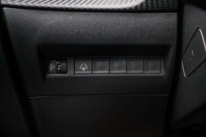 Car image 36