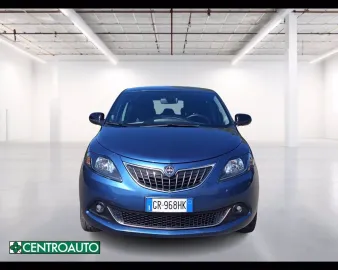Car image 3