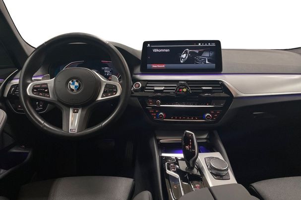 BMW 520d Touring xDrive 140 kW image number 8