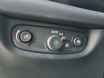 Car image 46