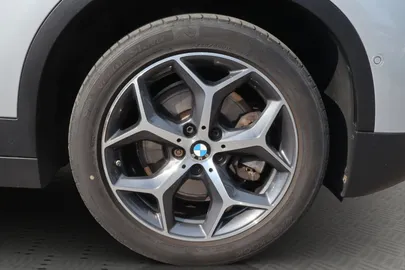 Car image 34