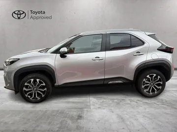 Car image 4