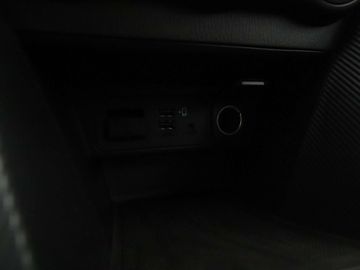 Car image 32