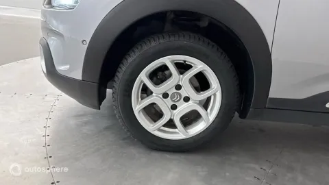 Car image 20