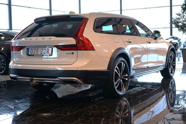 Volvo V90 Cross Country D4 AWD Momentum 140 kW image number 3