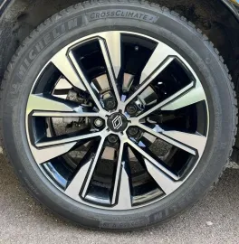 Car image 30