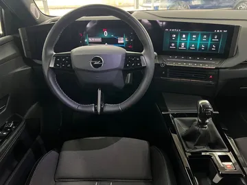 Car image 37