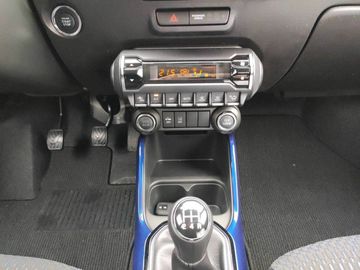 Car image 14