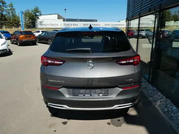Car image 40