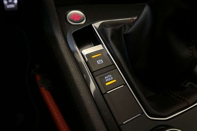 Car image 37