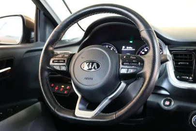 Car image 27