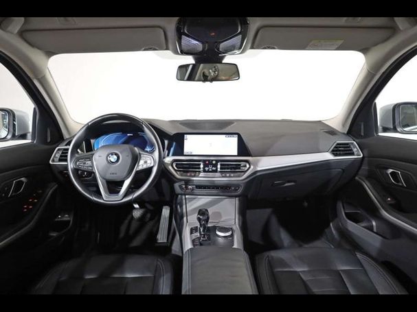 BMW 330 e Touring 215 kW image number 6