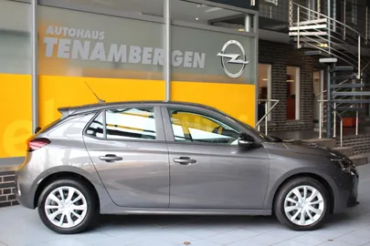 Car image 4