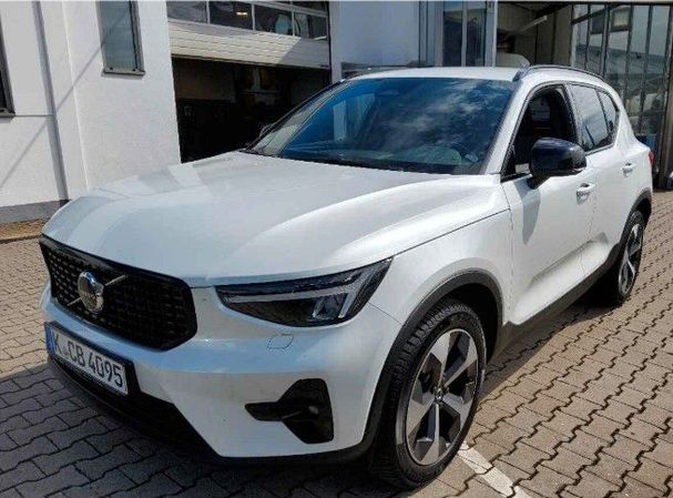 Volvo XC40 Plus Dark 120 kW image number 1