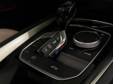 Car image 37