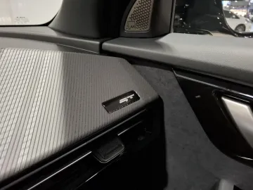 Car image 46