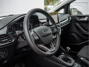 Car image 24