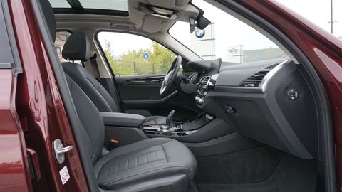 Car image 30