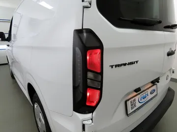 Car image 38
