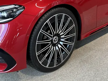Car image 25