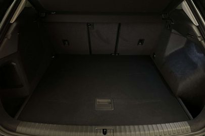 Car image 37