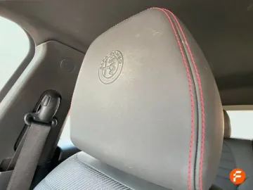 Car image 30