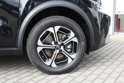 Car image 22