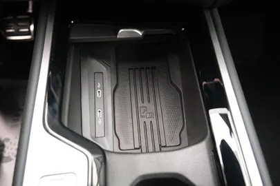 Car image 48