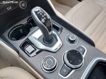 Car image 26