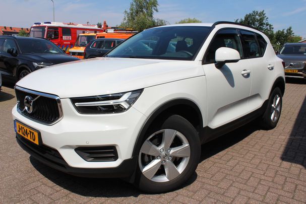 Volvo XC40 1.5 T2 Momentum 95 kW image number 8