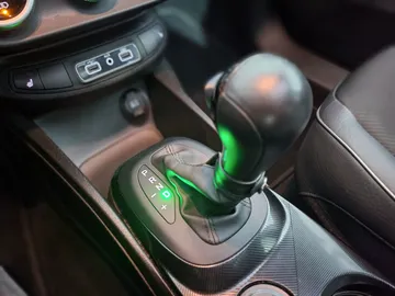 Car image 27