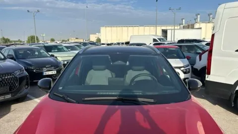 Car image 25