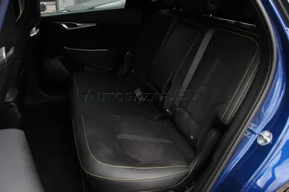Car image 32