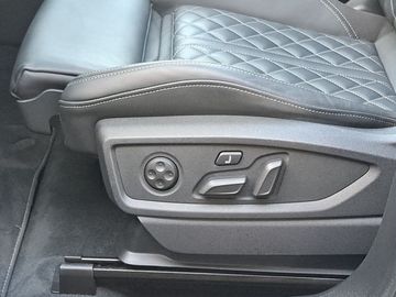 Car image 38