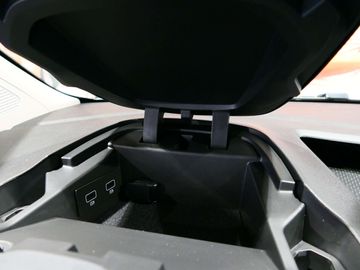 Car image 41