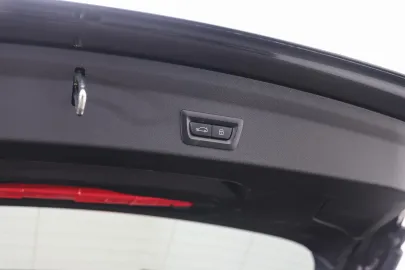 Car image 34