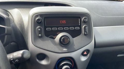 Car image 21