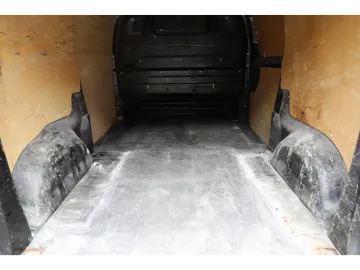 Car image 36