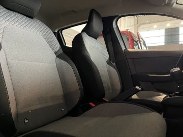 Car image 37