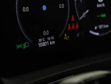 Car image 32