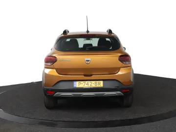 Car image 40