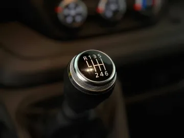 Car image 28