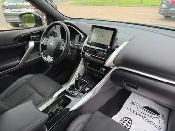 Car image 26