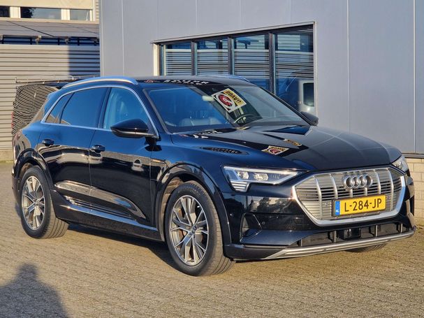 Audi e-tron 55 quattro S-line 300 kW image number 38